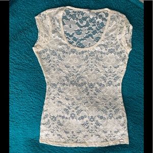VERSATILE STRETCH LACE TEE